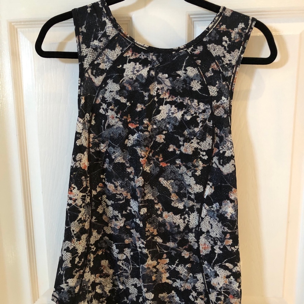 Lululemon sculpt tank medium NWT